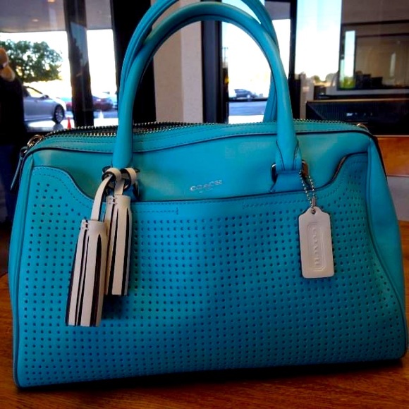 Coach - Picture 1 of 1